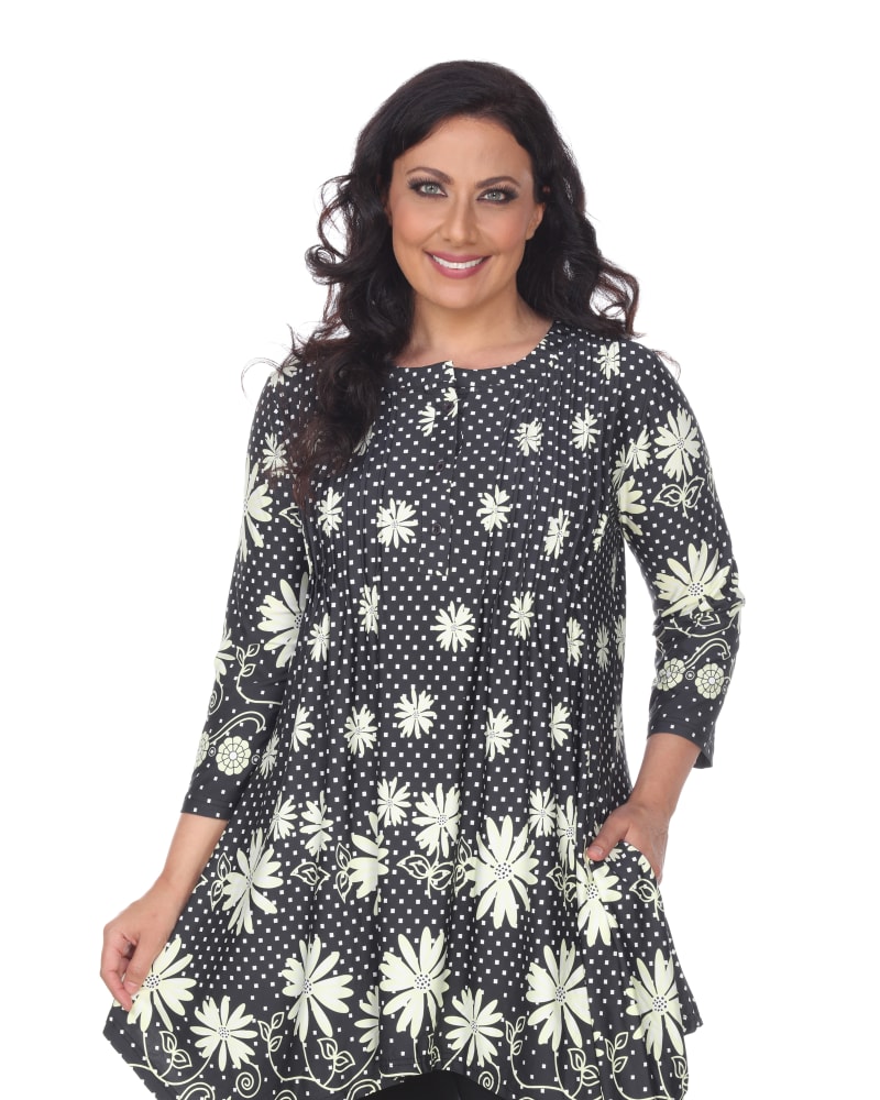 Front of a model wearing a size 2X Magdalena Tunic Top in Black/White by White Mark. | dia_product_style_image_id:247333